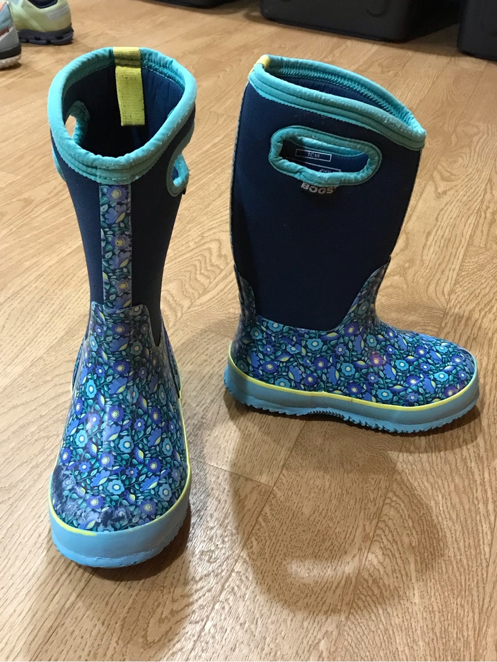 Bogs Youth Classic Sweet Pea Floral Rain Snow Boots Size 1 Teal Brown Waterproof